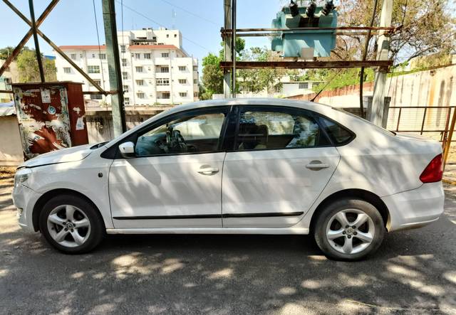 https://images10.gaadi.com/usedcar_image/4538846/original/processed_cf820cbdd3d78d498caf0d960c8a28d0.jpeg?imwidth=6401