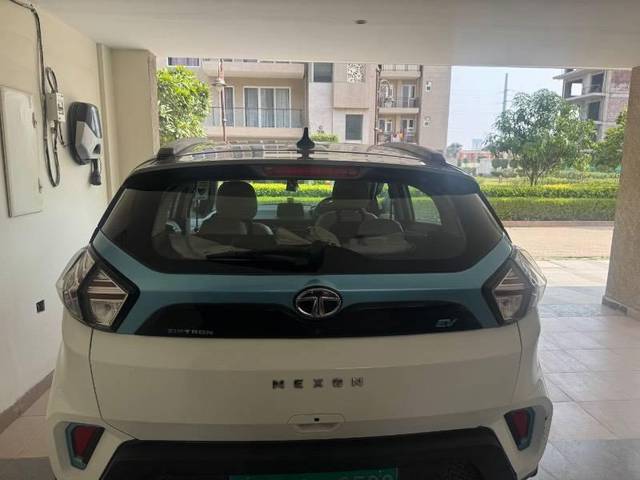 https://images10.gaadi.com/usedcar_image/4538847/original/processed_8a26422a-07a2-497e-ad48-0fb790e9227a.jpeg?imwidth=6401