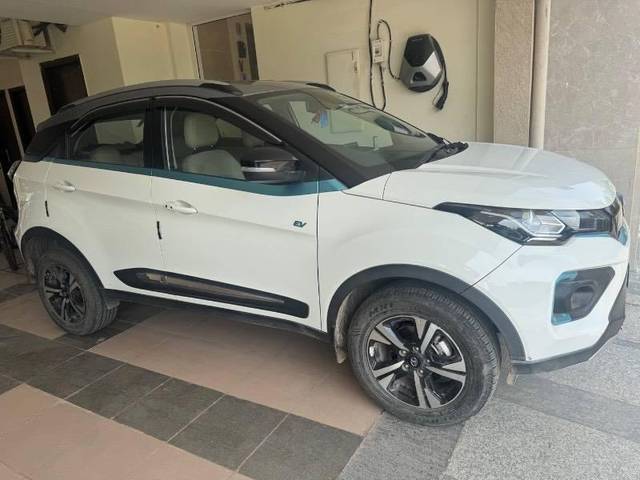 https://images10.gaadi.com/usedcar_image/4538847/original/processed_ce541c54-3018-4723-ba07-fa8654dd3858.jpeg?imwidth=6400