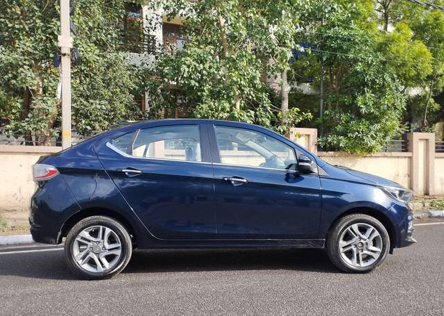 https://images10.gaadi.com/usedcar_image/4538848/original/processed_0862c03783180133d4340d0a4346d16d.jpg?imwidth=6401