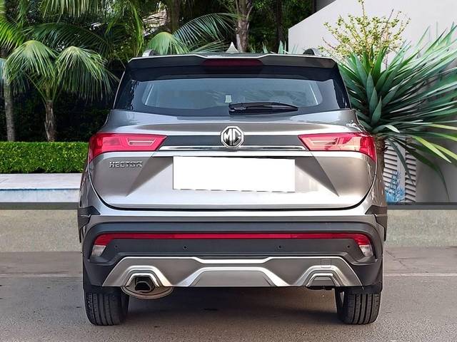 https://images10.gaadi.com/usedcar_image/4538851/original/processed_0f5a9f4e-e28d-46e1-9b8c-62cb770e4f8c.jpg?imwidth=6402