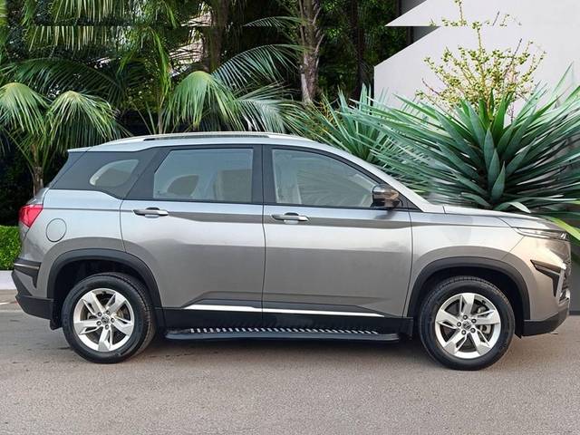 https://images10.gaadi.com/usedcar_image/4538851/original/processed_3863e415-f919-4d04-96e5-d60fde4d37d8.jpg?imwidth=6401