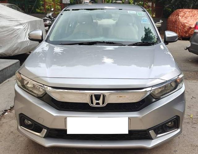 https://images10.gaadi.com/usedcar_image/4538856/original/processed_f49c53aacbaab813f9c725f7e1389d84.jpg?imwidth=6400
