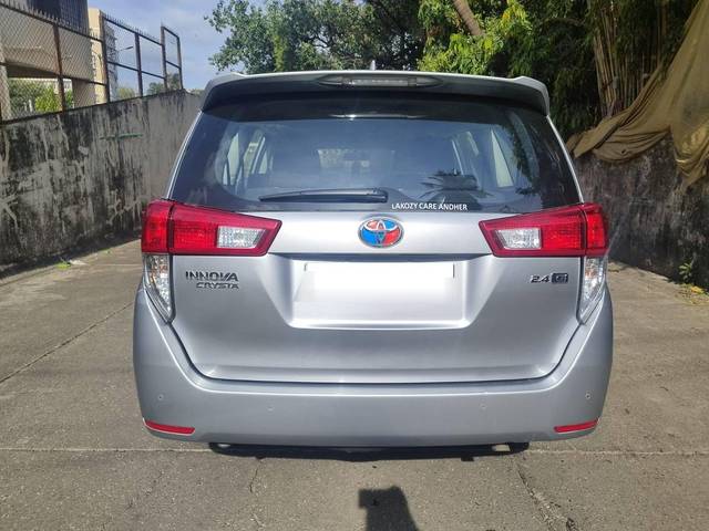 https://images10.gaadi.com/usedcar_image/4538865/original/processed_a976a2ffec9e2b021b92d934df64b150.jpg?imwidth=6402