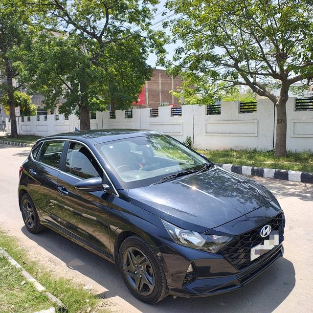 https://images10.gaadi.com/usedcar_image/4538869/original/c1ca0a1813f63ddb507c6d0e0c6126d8.jpg?imwidth=6400
