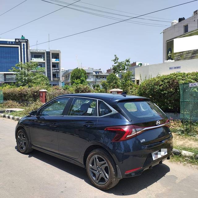 https://images10.gaadi.com/usedcar_image/4538869/original/processed_75bd652c7ef66240e44242d5e35392ea.jpg?imwidth=6402