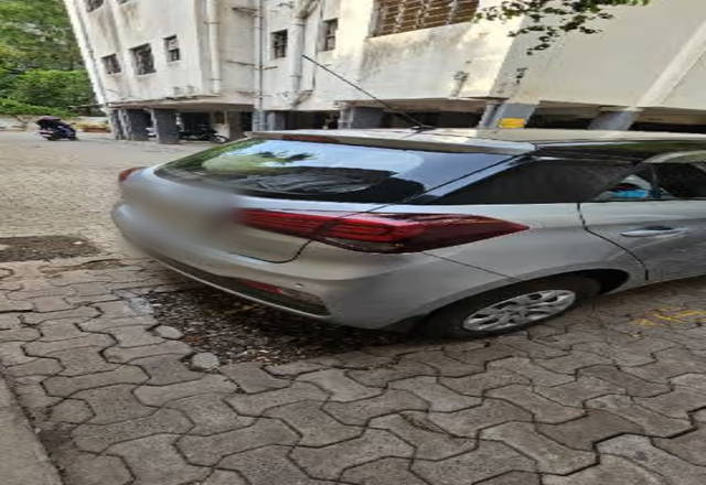 https://images10.gaadi.com/usedcar_image/4538875/original/28d7bd4e-4ebc-4699-be9d-35ffb65a7f30.?imwidth=6401