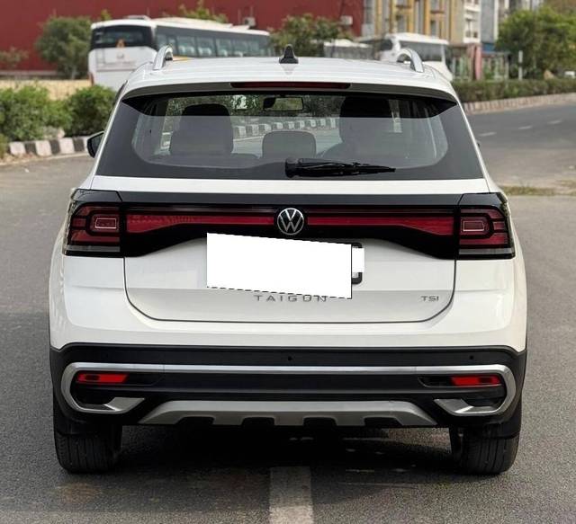 https://images10.gaadi.com/usedcar_image/4538884/original/processed_0dbfc943-99bd-468e-82c6-1a248efa1092.jpg?imwidth=6402