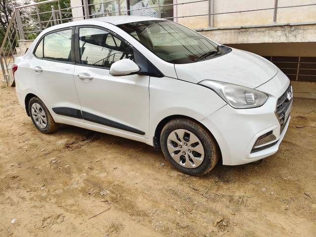 https://images10.gaadi.com/usedcar_image/4538887/original/2da35190284df4c36da3fc09c04d4180.jpg?imwidth=6400