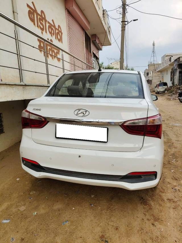 https://images10.gaadi.com/usedcar_image/4538887/original/processed_da27e27e8c0099c75275f5e46d004ae6.jpg?imwidth=6401