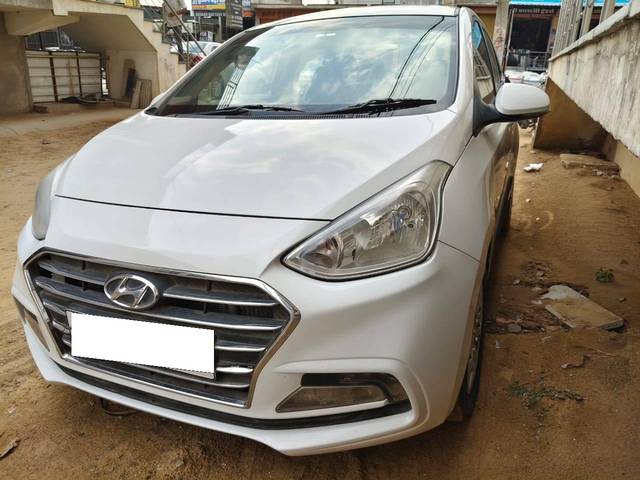 https://images10.gaadi.com/usedcar_image/4538887/original/processed_f4b6e303a728b71ced241ed2a8aa4fce.jpg?imwidth=6402
