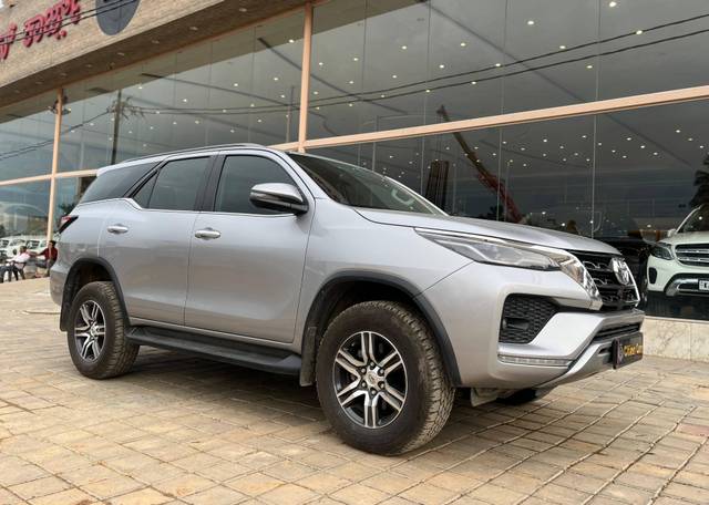 https://images10.gaadi.com/usedcar_image/4538888/original/processed_3c253b96f1a5d05a81068594e5aecf97.jpg?imwidth=6400