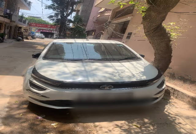 https://images10.gaadi.com/usedcar_image/4538935/original/01888fcf-79a0-4dfe-98cf-90b09a5bed51.?imwidth=6400