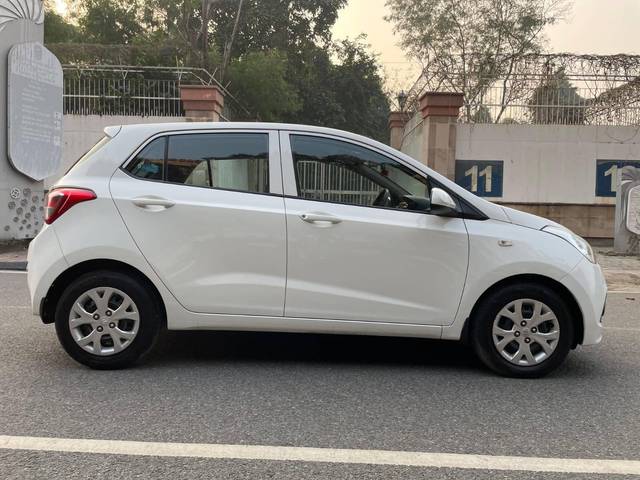 https://images10.gaadi.com/usedcar_image/4538939/original/processed_54c72c47e538de9d77a3fd11743667fa.jpg?imwidth=6401