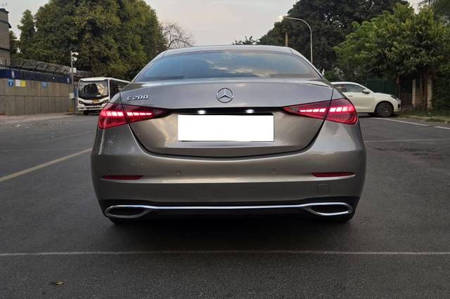 https://images10.gaadi.com/usedcar_image/4538954/original/processed_04ca48be1e50b0933efcf96a7d9811b2.jpg?imwidth=6402