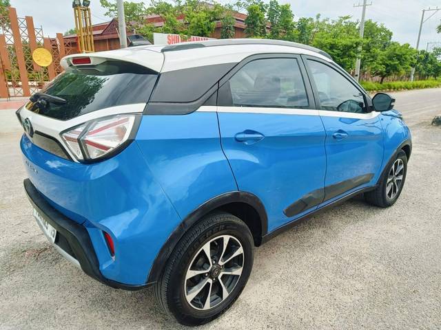 https://images10.gaadi.com/usedcar_image/4538961/original/processed_c111f40f00e30bae0f3a95d62f7c7d22.jpg?imwidth=6401