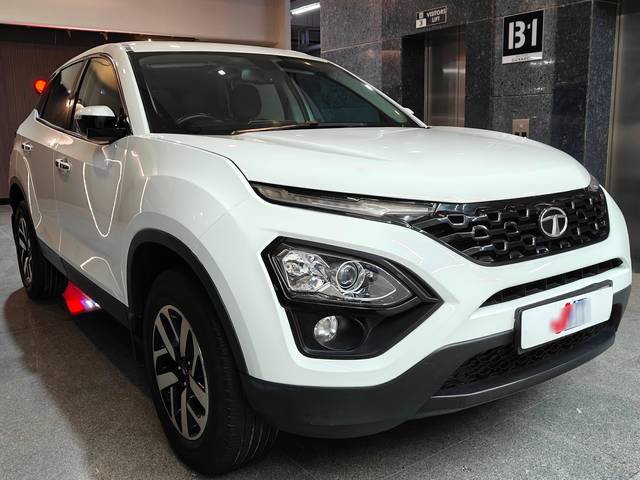 https://images10.gaadi.com/usedcar_image/4538965/original/processed_7c1b62bb57ffa1ff1e41e7959317a88a.jpg?imwidth=6400