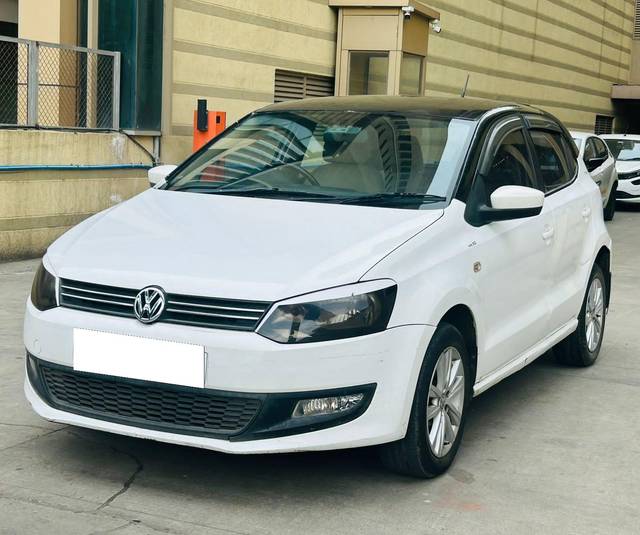 https://images10.gaadi.com/usedcar_image/4538972/original/processed_8b370fec19d4b9d92dd1fd0367669723.jpg?imwidth=6401