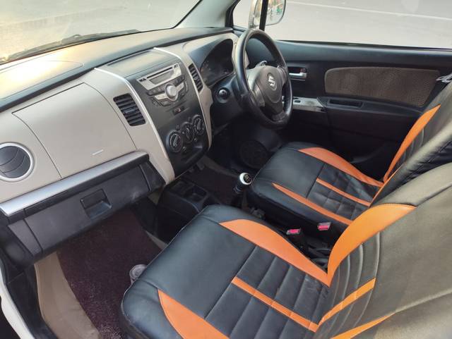 https://images10.gaadi.com/usedcar_image/4538976/original/eee375539972bb07bbd02bbb0b33e85d.jpg?imwidth=6402