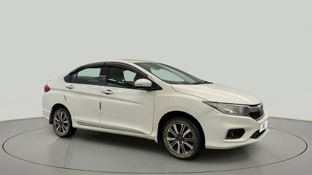 https://images10.gaadi.com/usedcar_image/4538984/original/c83babbe6eac201b1eef5ab86353691b.jpg?imwidth=6400