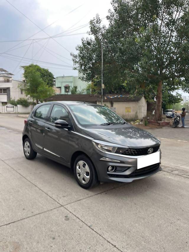 https://images10.gaadi.com/usedcar_image/4538996/original/processed_0c404564eb34e9f1937f5e69fc9b58f9.jpg?imwidth=6400