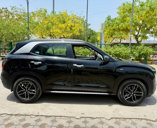 https://images10.gaadi.com/usedcar_image/4539065/original/d2e89d35850656fb948df39a0393a076.jpg?imwidth=6401