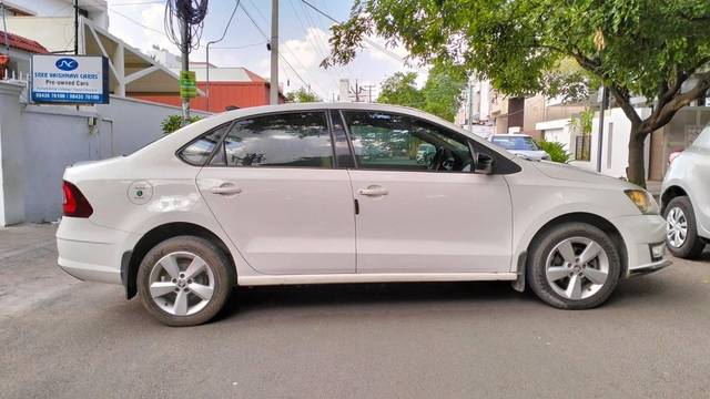 https://images10.gaadi.com/usedcar_image/4539066/original/processed_10af74a7d6c8df3ab5a4cd611babd15c.jpg?imwidth=6401