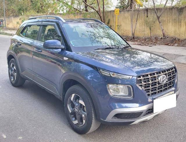 https://images10.gaadi.com/usedcar_image/4539068/original/processed_5da35b563d8bd2569e011b96ea598dbf.jpg?imwidth=6400