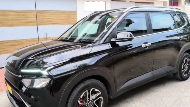 https://images10.gaadi.com/usedcar_image/4539082/original/processed_d103d750-cd52-42eb-ae86-a7d7a27e7371.jpg?imwidth=6400