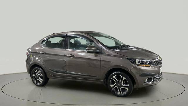 https://images10.gaadi.com/usedcar_image/4539117/original/8569458cb84b59564adf3562cc9b6948.jpg?imwidth=6400