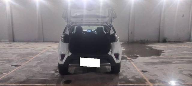 https://images10.gaadi.com/usedcar_image/4539165/original/processed_260367b3-23c2-4a00-9ba6-320c605cd2b4.jpeg?imwidth=6402