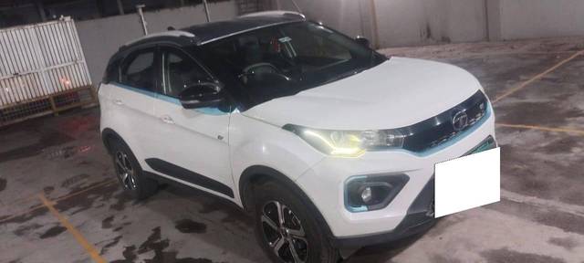 https://images10.gaadi.com/usedcar_image/4539165/original/processed_d88ff9fa-f49c-4f78-be82-f065d592622e.jpg?imwidth=6400