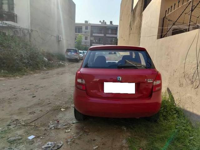 https://images10.gaadi.com/usedcar_image/4539178/original/processed_0ad3dc39-741a-4abc-ae7f-0b5ab1f62522.jpeg?imwidth=6401