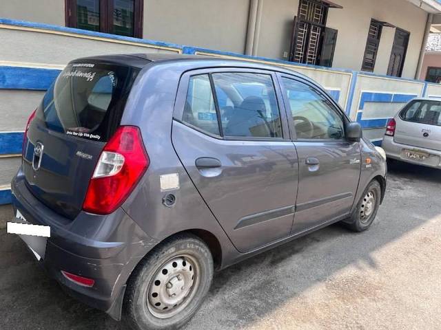 https://images10.gaadi.com/usedcar_image/4539186/original/processed_1bf92a48-adfe-47a4-965f-e1c6d888eb96.jpeg?imwidth=6401