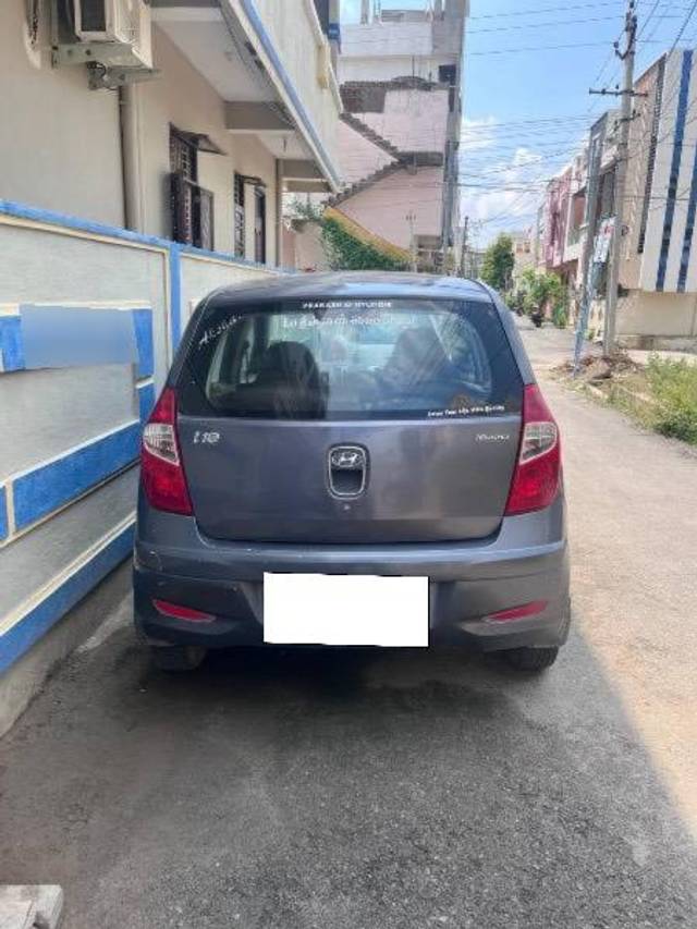 https://images10.gaadi.com/usedcar_image/4539186/original/processed_f84035c6-33d0-44f4-902f-7c606032831f.jpeg?imwidth=6402