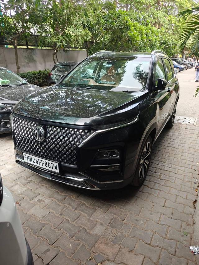 https://images10.gaadi.com/usedcar_image/4539196/original/processed_69466252e5774a7caf6766003fe4e91a.jpg?imwidth=6402
