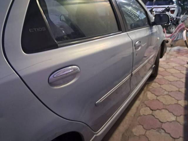 https://images10.gaadi.com/usedcar_image/4539207/original/processed_81c09e6f-3386-4079-8122-68866649cf26.jpg?imwidth=6401