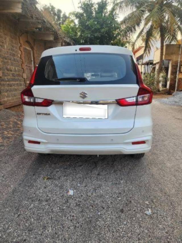 https://images10.gaadi.com/usedcar_image/4539247/original/processed_processed_cf04a3d5-5477-419f-bf34-c74b9318afb4.jpg?imwidth=6401