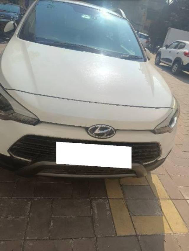 https://images10.gaadi.com/usedcar_image/4539253/original/processed_0b92f324-9292-4034-970b-6e38a8d5504c.jpg?imwidth=6400