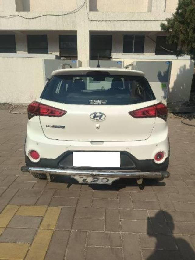 https://images10.gaadi.com/usedcar_image/4539253/original/processed_21f4308a-dcc9-47f0-b140-ea75775b4629.jpg?imwidth=6402