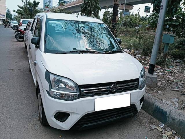 https://images10.gaadi.com/usedcar_image/4539256/original/processed_0eabec12c6e6081cac35dc76d5d7928a.jpg?imwidth=6400