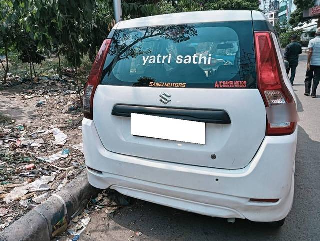 https://images10.gaadi.com/usedcar_image/4539256/original/processed_5aad236ea1ce50f415e029f5a0e8813e.jpg?imwidth=6401