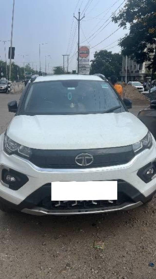 https://images10.gaadi.com/usedcar_image/4539262/original/processed_f21bd037-f2ba-4043-8df6-9334c17b91c1.jpeg?imwidth=6400