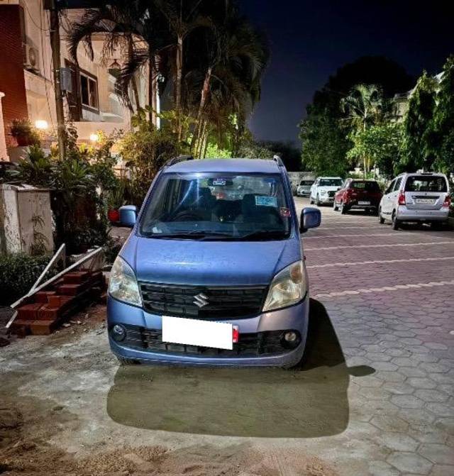 https://images10.gaadi.com/usedcar_image/4539267/original/processed_eb6b5bde-be71-4162-abd5-8f1cee57c8db.jpeg?imwidth=6401