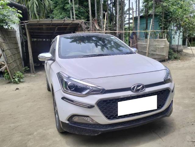 https://images10.gaadi.com/usedcar_image/4539277/original/processed_0c71f369-6d05-452e-8941-ac9ee59def86.jpg?imwidth=6400
