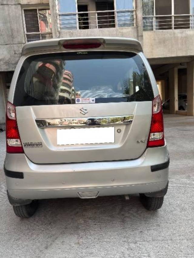 https://images10.gaadi.com/usedcar_image/4539285/original/processed_a93a7dbb-215d-44b3-abce-47dc1d660f28.jpeg?imwidth=6402