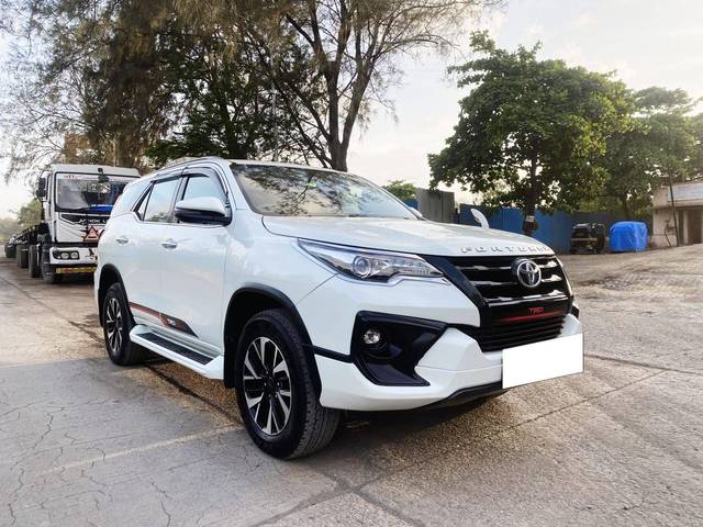 https://images10.gaadi.com/usedcar_image/4539319/original/processed_2ce1d59ee5771521230fcce1897cbec3.jpg?imwidth=6400