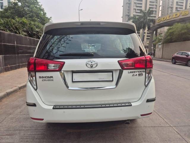 https://images10.gaadi.com/usedcar_image/4539330/original/processed_3380d197bdc0df0560cf523cb982fca0.jpg?imwidth=6402