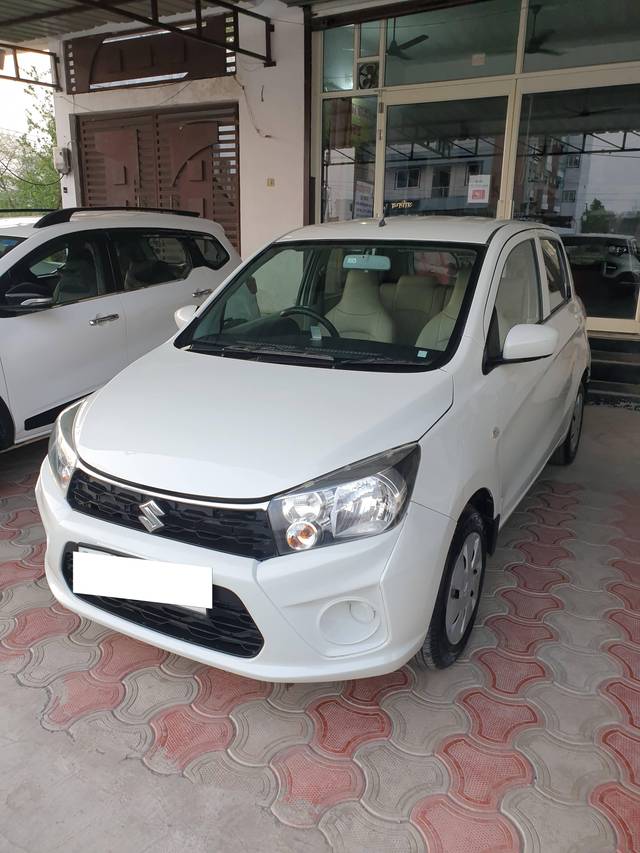https://images10.gaadi.com/usedcar_image/4539335/original/processed_ff403b815baeb67191ff5888a5a1d723.jpg?imwidth=6400