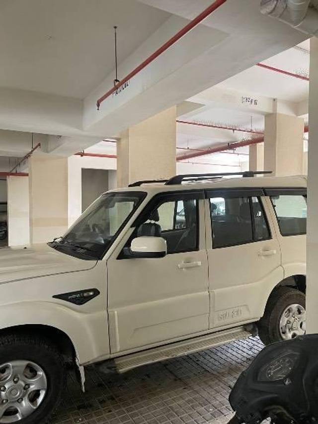 https://images10.gaadi.com/usedcar_image/4539336/original/processed_a7264a09-d644-4ad8-924d-e1ff35a59872.jpeg?imwidth=6400